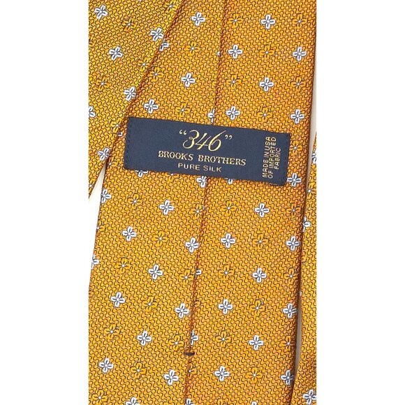 Brooks Brothers 346 Pure Silk Yellow Floral Pattern Men's Tie - Picture 4 of 4
